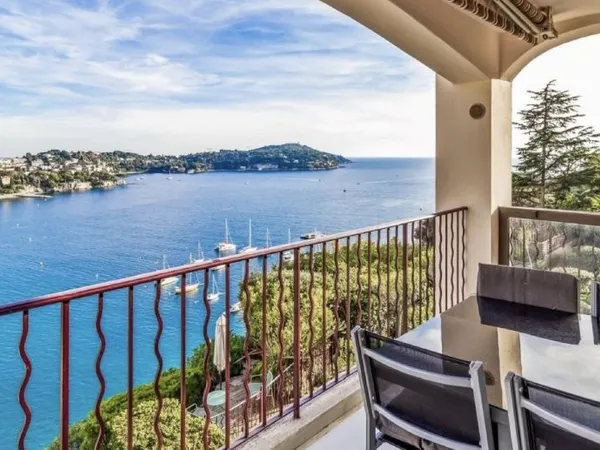 Appartement de 3 chambres avec terrasse et vue sur la mer