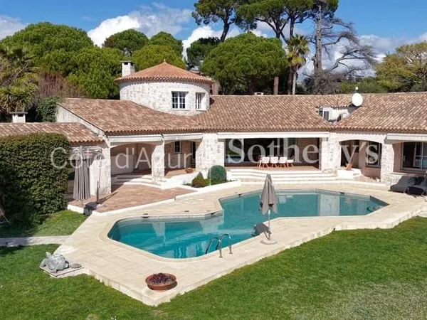 Nice Gairaut, villa 530 m² avec vue mer panoramique, piscine et