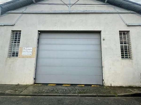 Local d’activité et entrepôt Location Saint-Sulpice-sur-Lèze 1p 300m² 700€