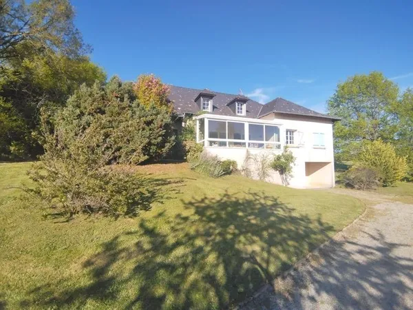 Maison traditionnelle 6 pièces 190 m²