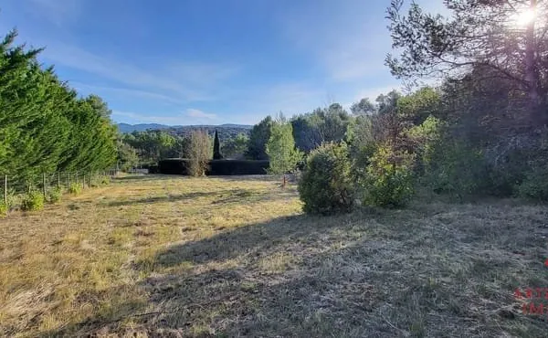 Terrain constructible de 4 500 m² à Carcassonne ? Secteur du lac de la Cavayère