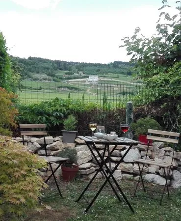 Maison ancienne aux pieds des vignes