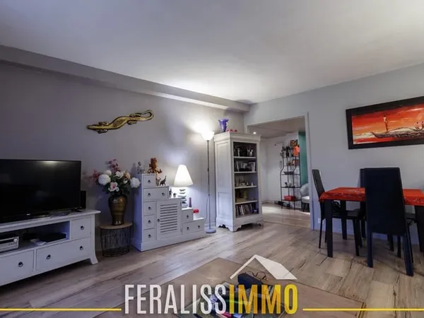 Spacieux appartement en rez de jardin
