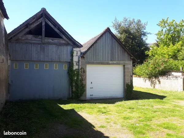 Grand garage