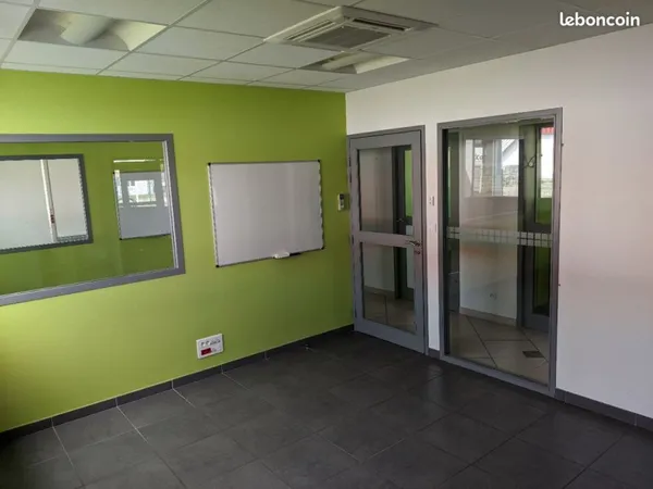 Bureaux 85m² PMR/Clim/Parking Sécurisé - Proche N24 Rennes-Lorient