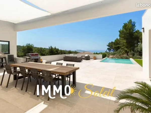 Villa 6 pièces 258 m²
