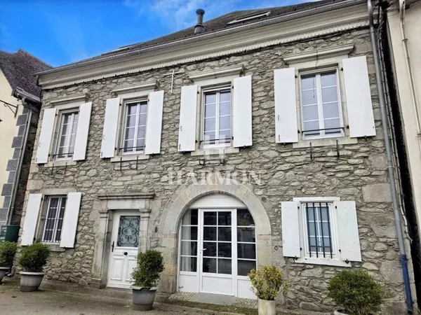 Maison 7 pièces 326 m²
