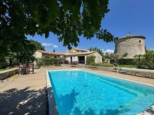 Maison 5 pièces 240 m²