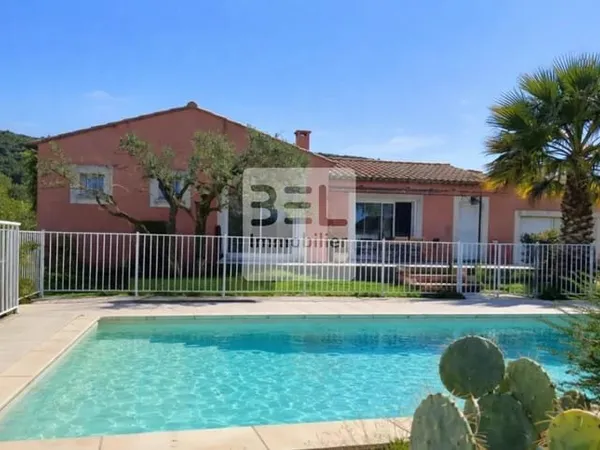 VILLA SUR LES HAUTEURS AVEC MAISONNETTE INDEPENDANTE