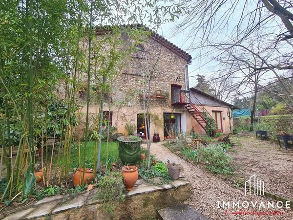 Sublime mas provençal + Annexes aménageables