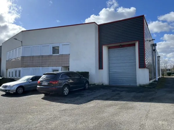 Local d'activité 370 m²