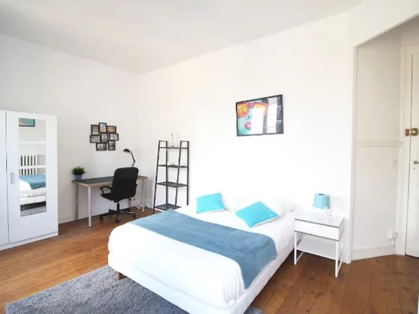 Chambre spacieuse et lumineuse – 18m²