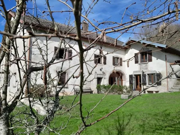 Corps de ferme réhabilité 2 logements