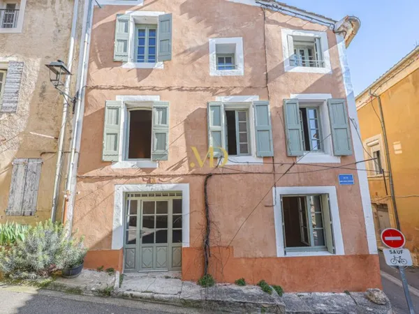 Belle maison de village avec terrasse couverte