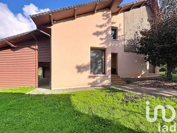 Maison 8 pièces 234 m²