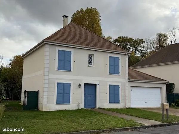 Evry Gregy sur Yerres maison proche école dans village récent