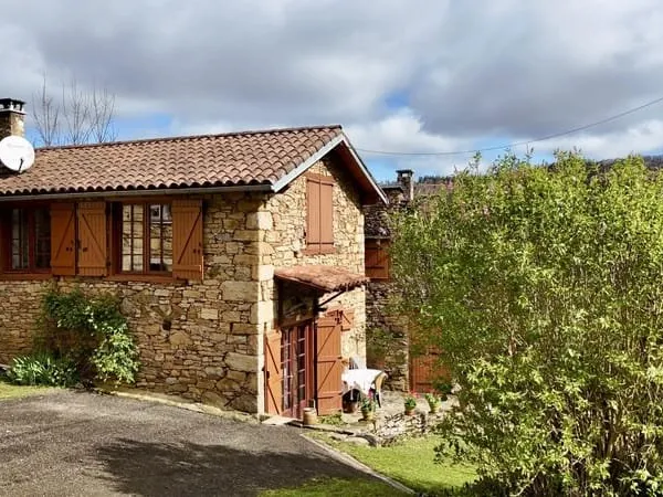 Coquette maison en pierre