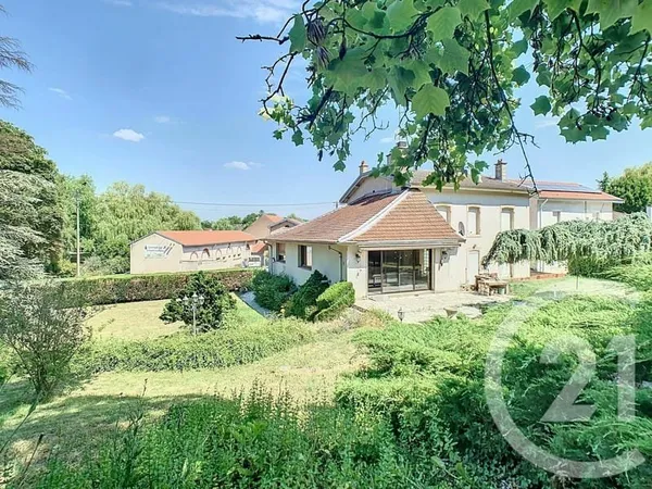 Maison 8 pièces 238 m²