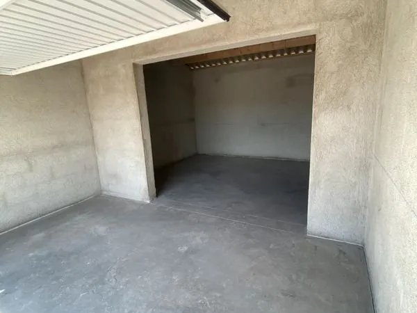 Location Box / Garage / Entrepôt