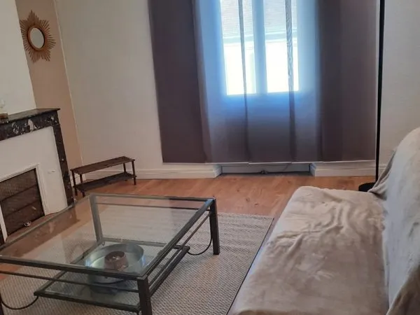 Toulon Ouest, lumineux 2 pièces meublé 49,89M2, toiture et communs votés, payés.