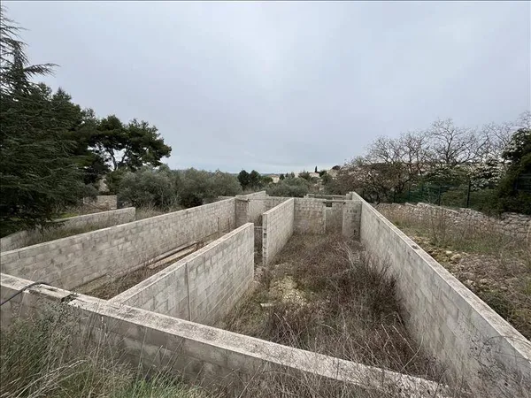 Terrain constructible 1352 m²