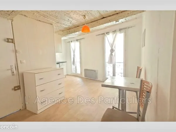 Studio 1 pièce 19 m²