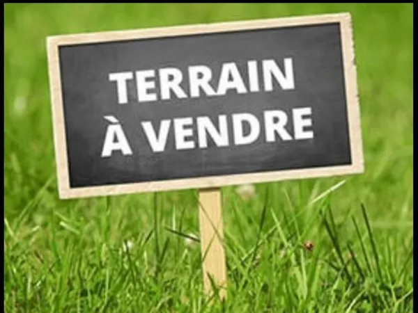Terrain constructible viabilisé de 400 m2, environnement cal