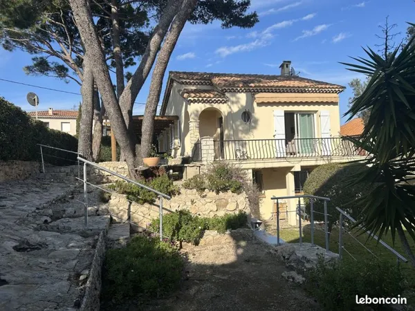 Villa 7 pièces 170 m²