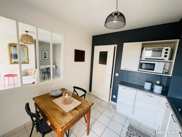 Idéalement situé à ferney-voltaire - appartement meublé à louer avec parking, piscine, proche bus