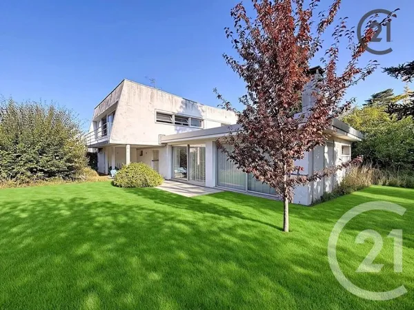 Maison 8 pièces 199 m²