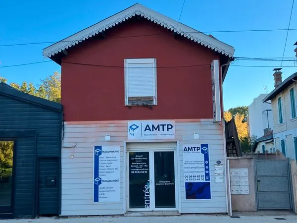 Local commercial boulevard republique