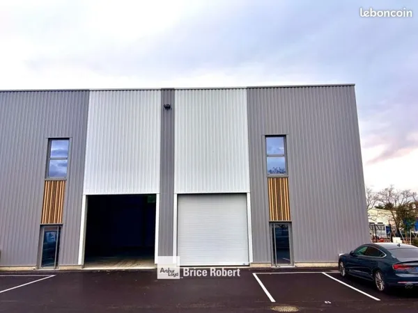 Local industriel 223 m²