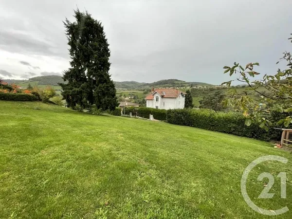 Terrain 887 m²