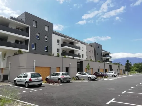 LOCAL COMMERCIAL -145 m2