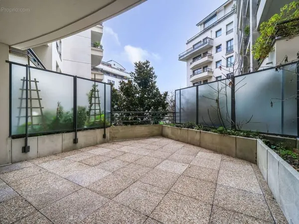 ISSY Val de Seine, Trois pièces Terrasse rue Jules Ferry.