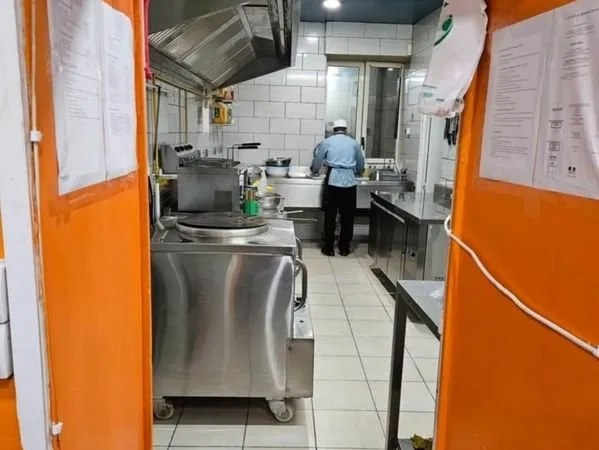Restaurant 80 m² - Bail 6/9/3