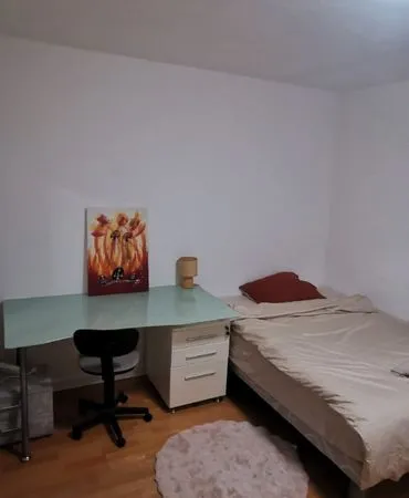 Chambre privé,meuble, en colocation , 2 filles séreuse sur place
