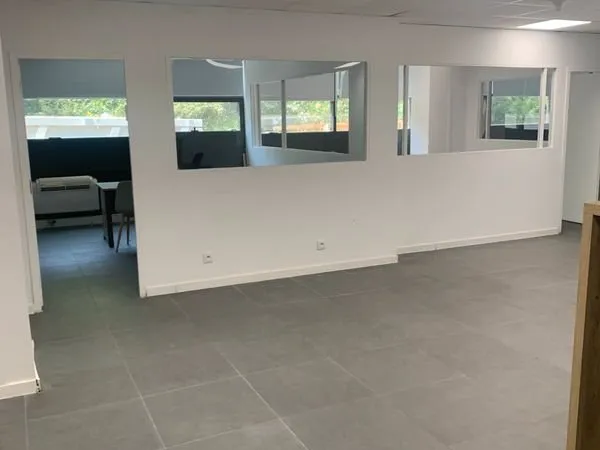 Bureaux 151 m² + 2 parkings