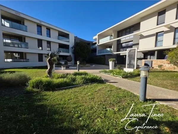Appartement T4 avec 2 garages et parking extérieur