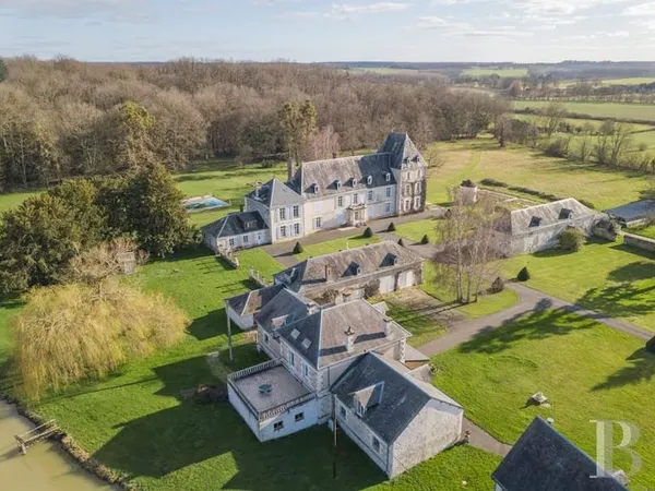 Château 20 pièces 2500 m²