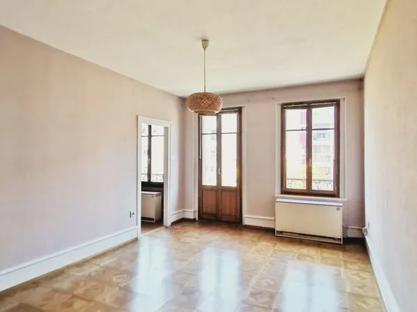 Bel Appartement ancien 3P 72 m2 Centre ville