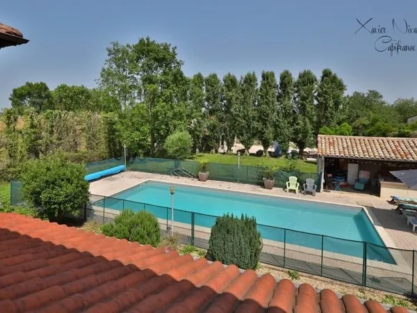 Maison à vendre 8 pièces proche de PONT DE VAUX (01)