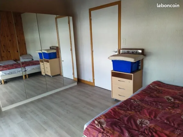 Colocation entre jeunes dans maison individuelle