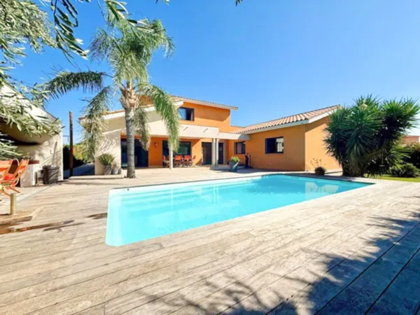 CORNEILLA LA RIVIERE : VILLA CONTEMPORAINE 6 PIECES - 192 M² EN 4 FACES AVEC JARDIN DE 900 M² AVEC P