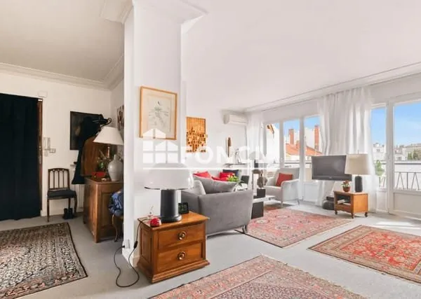 Exclusivité Lyon 6ème, T4 dernier étage avec Balcon et garage
