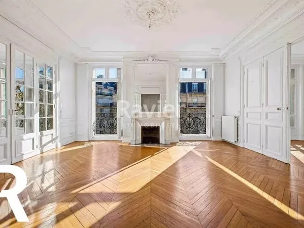 Appartement 7 pièces 200 m²