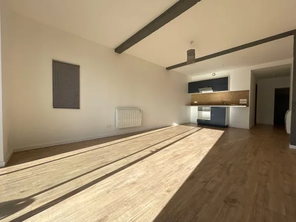 Grand Studio avec terrasse situé Imp Saint Roch