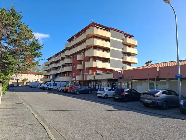 Perpignan T2 de 47m2 avec terrasse de 22m2, cave et parking privatif