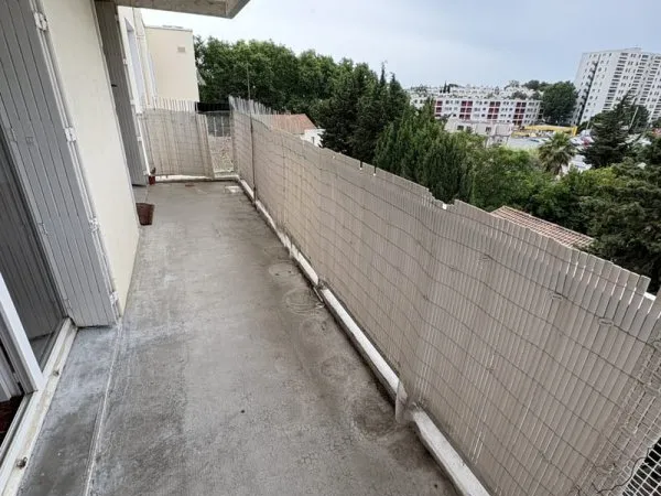 À vendre Appartement T4 de 95m2 avec parking, cave et cell