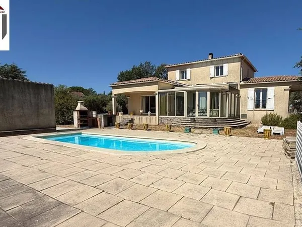 Maison 5 pièces 210 m²